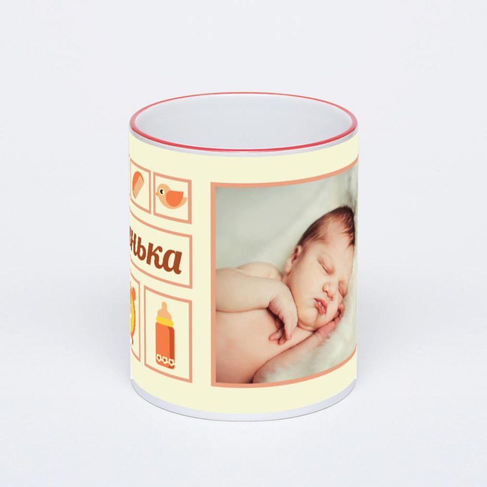 Кружка с красной ручкой и ободком