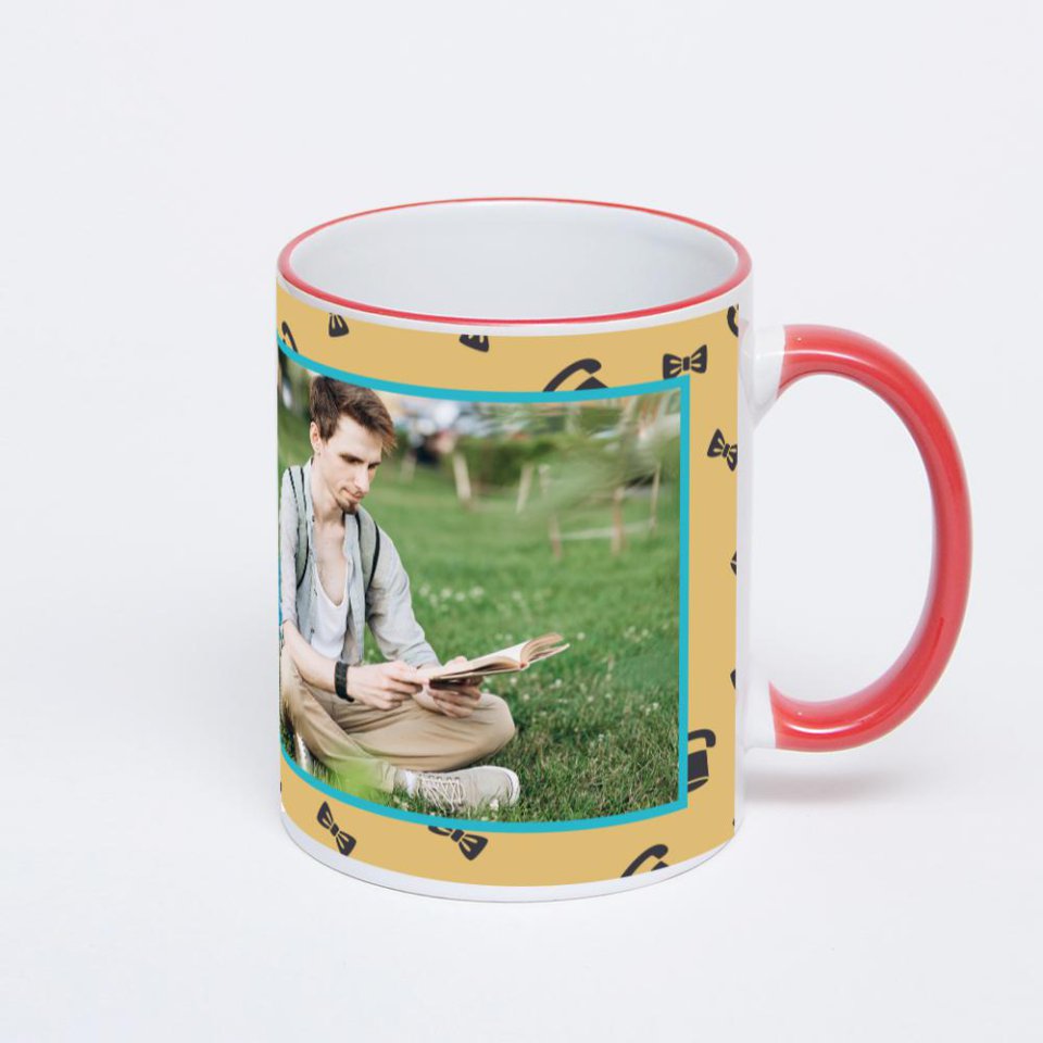 Кружка с красной ручкой и ободком