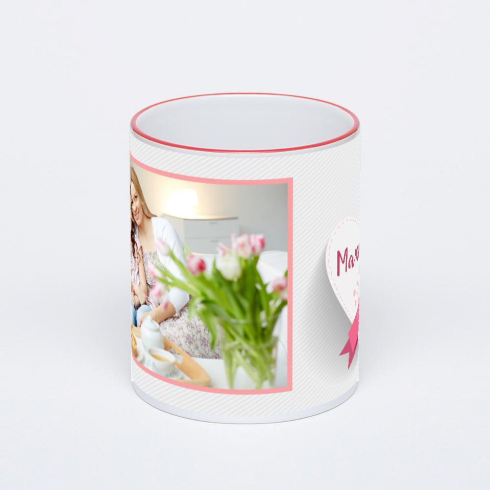 Кружка с красной ручкой и ободком