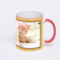 Кружка с красной ручкой и ободком