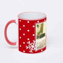 Кружка с красной ручкой и ободком