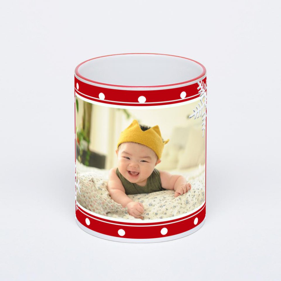 Кружка с красной ручкой и ободком