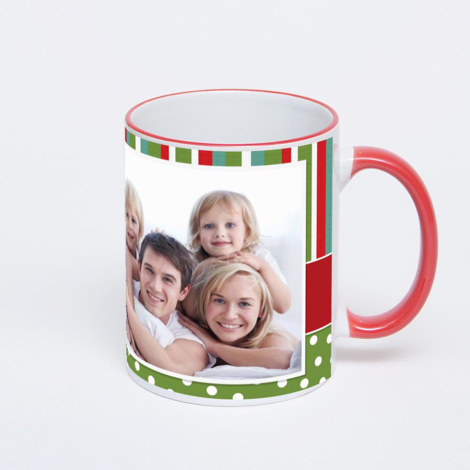 Кружка с красной ручкой и ободком