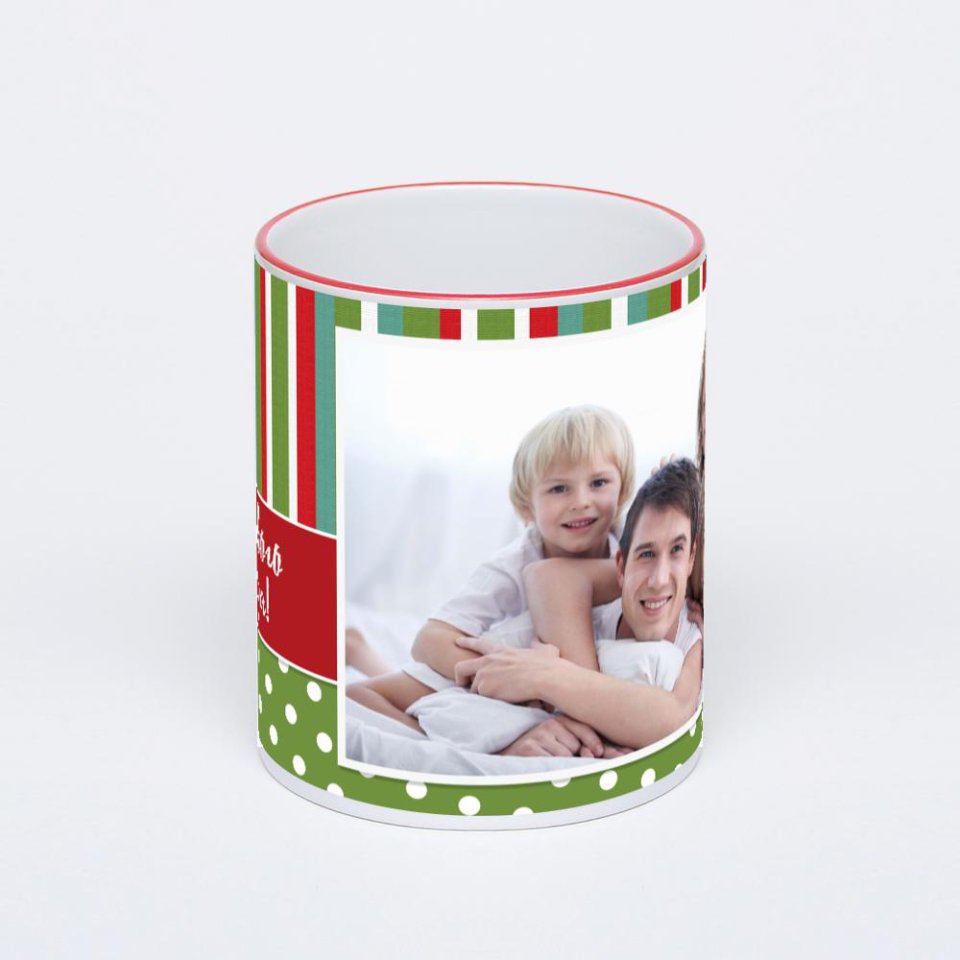 Кружка с красной ручкой и ободком