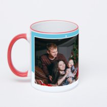 Кружка с красной ручкой и ободком