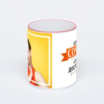 Кружка с красной ручкой и ободком