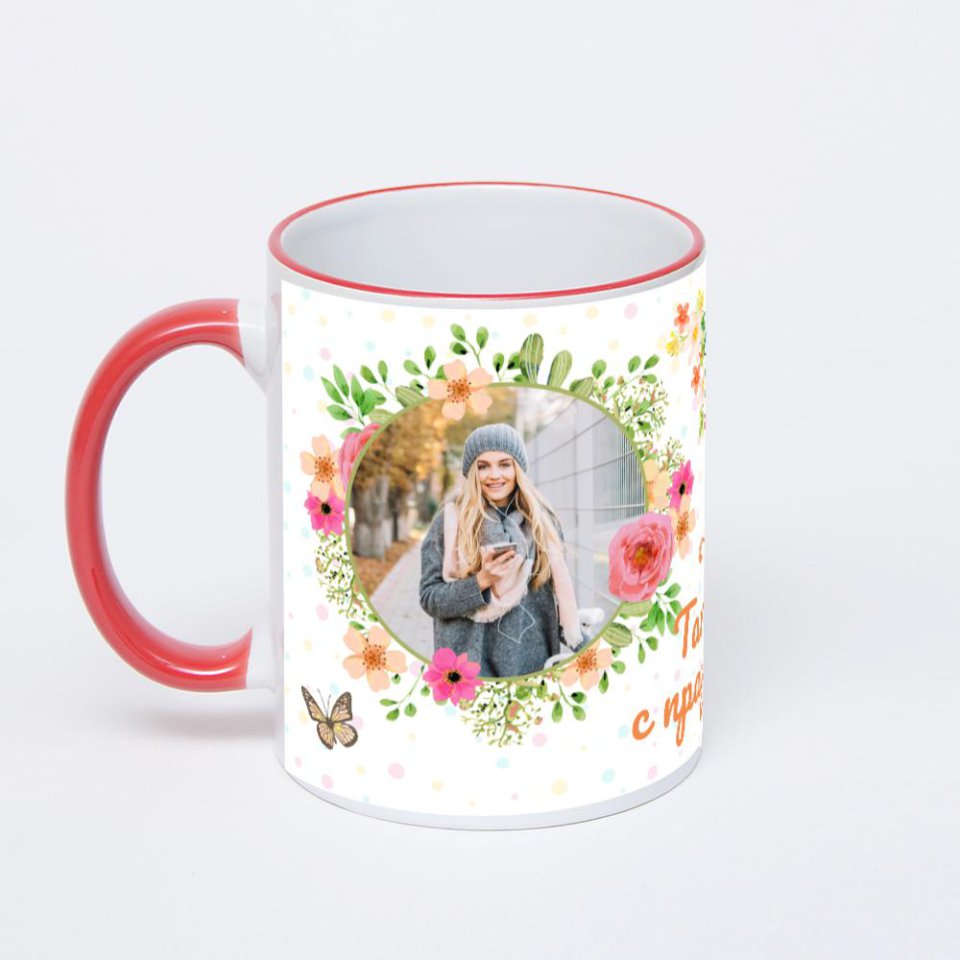 Кружка с красной ручкой и ободком