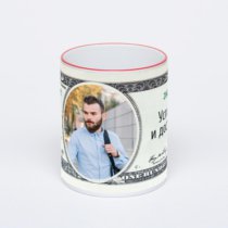 Кружка с красной ручкой и ободком