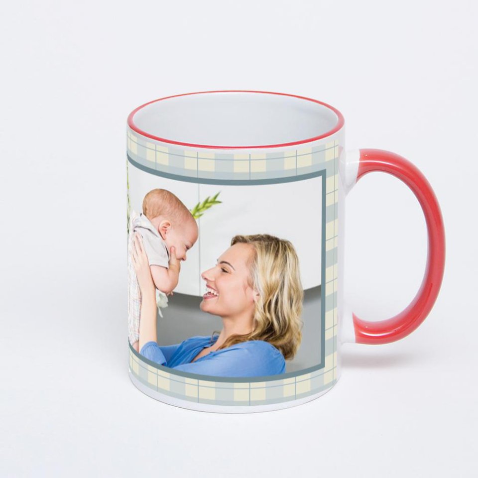 Кружка с красной ручкой и ободком