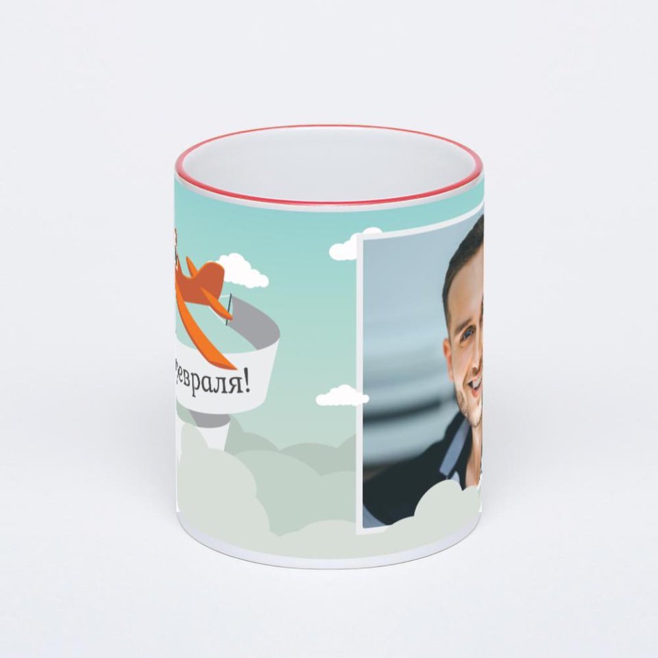 Кружка с красной ручкой и ободком