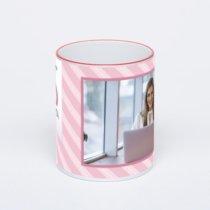 Кружка с красной ручкой и ободком