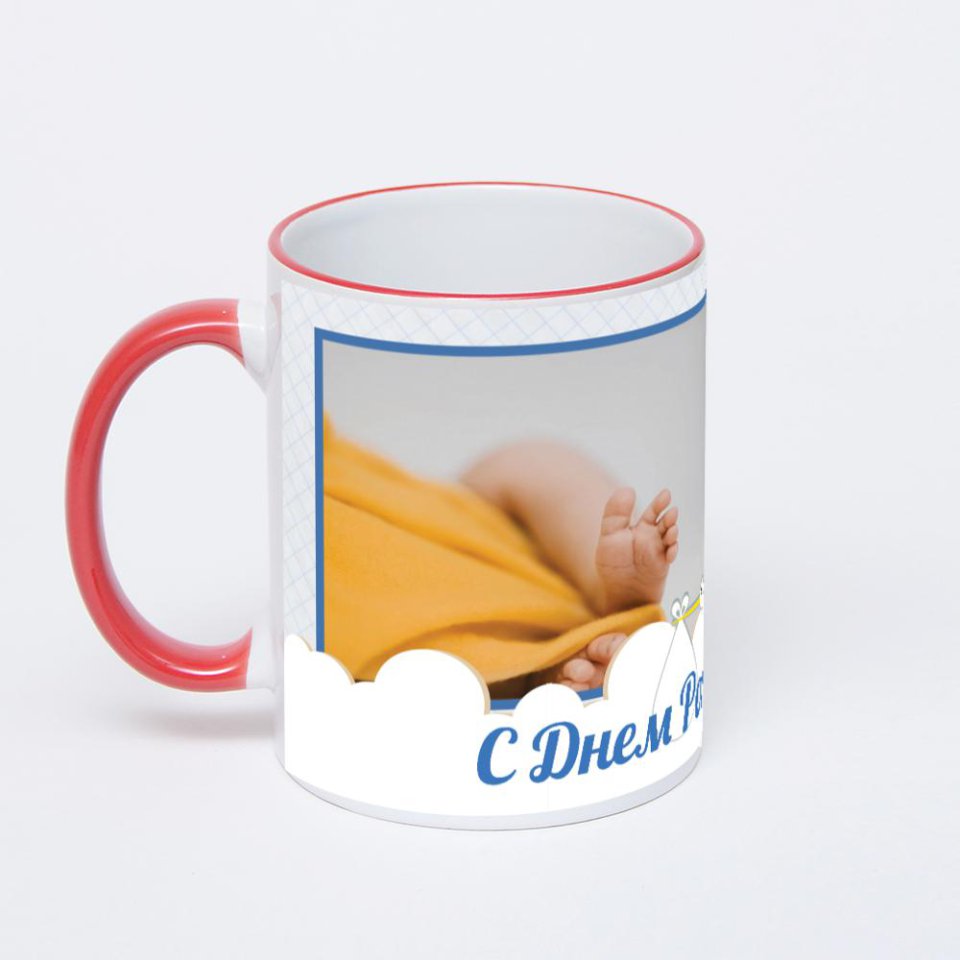 Кружка с красной ручкой и ободком