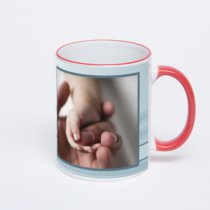 Кружка с красной ручкой и ободком