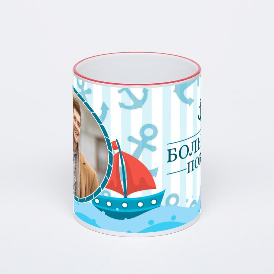 Кружка с красной ручкой и ободком