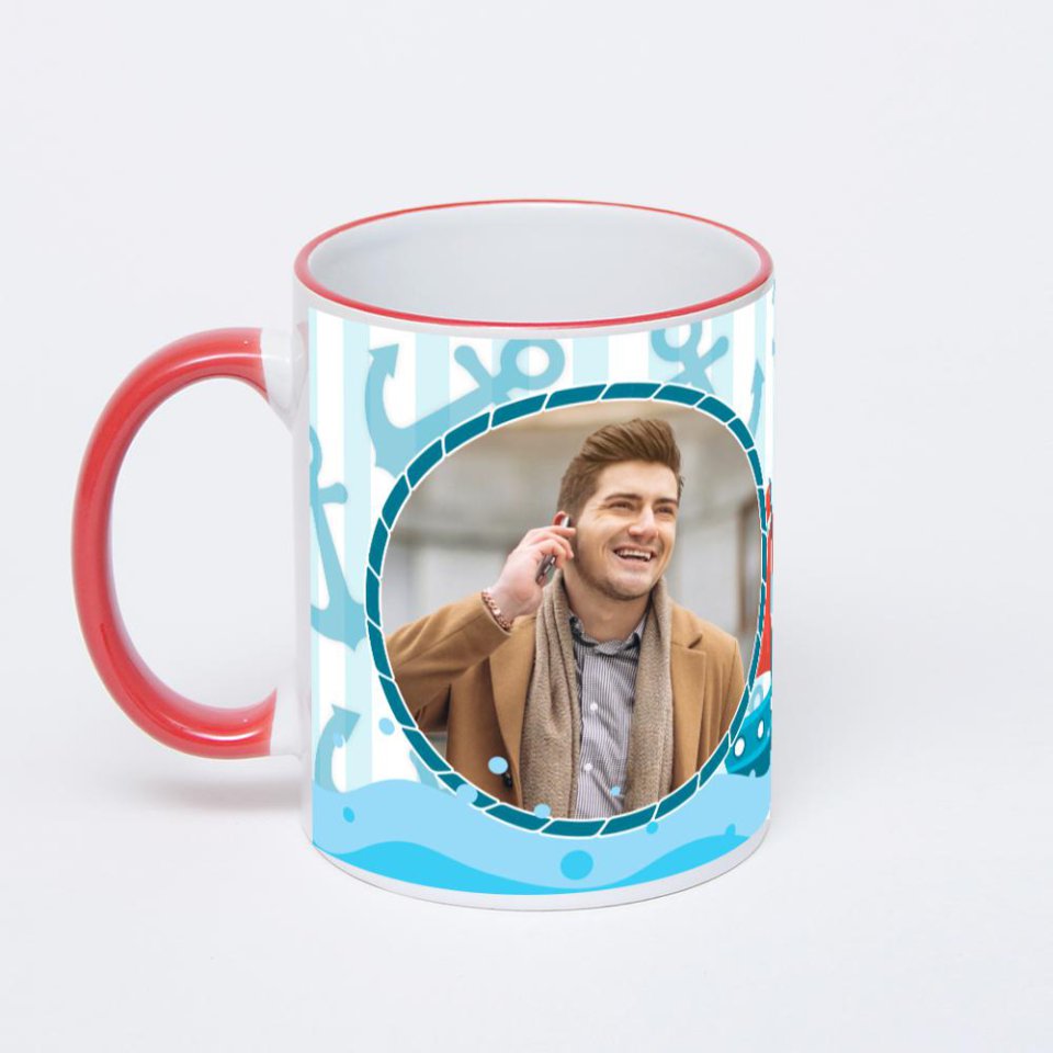 Кружка с красной ручкой и ободком