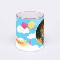 Кружка с красной ручкой и ободком