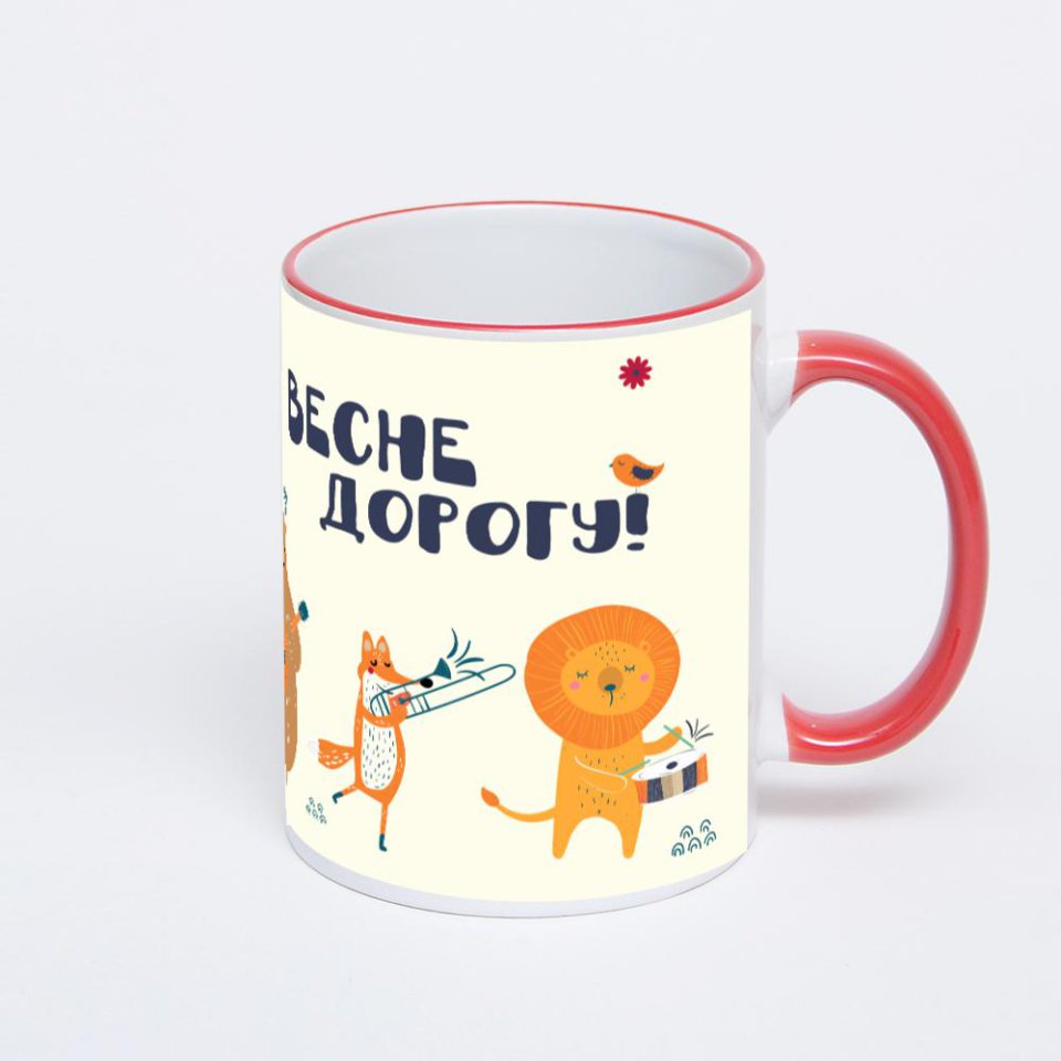 Кружка с красной ручкой и ободком