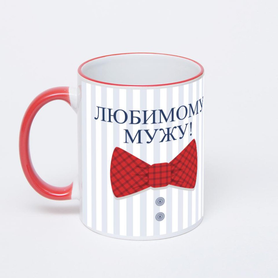 Кружка с красной ручкой и ободком