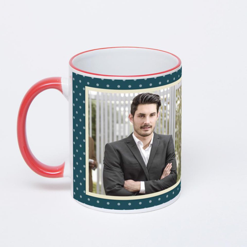 Кружка с красной ручкой и ободком