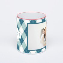 Кружка с красной ручкой и ободком