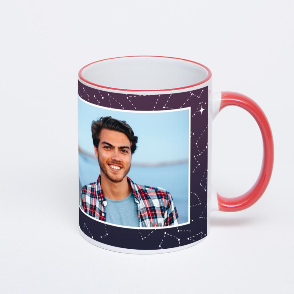 Кружка с красной ручкой и ободком