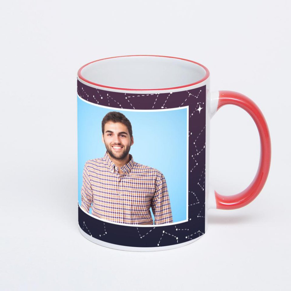 Кружка с красной ручкой и ободком