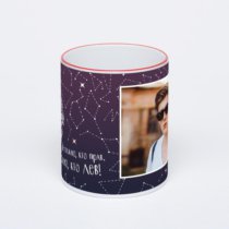 Кружка с красной ручкой и ободком