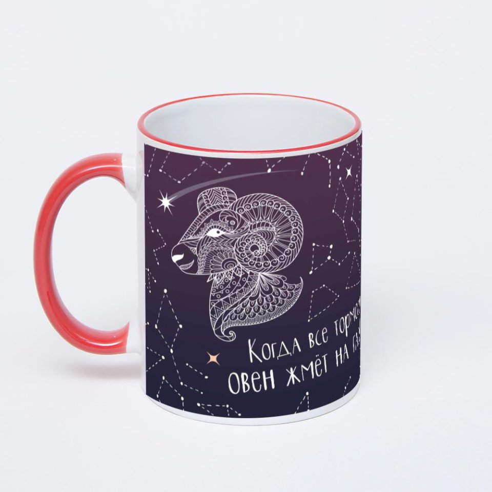 Кружка с красной ручкой и ободком