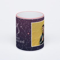 Кружка с красной ручкой и ободком