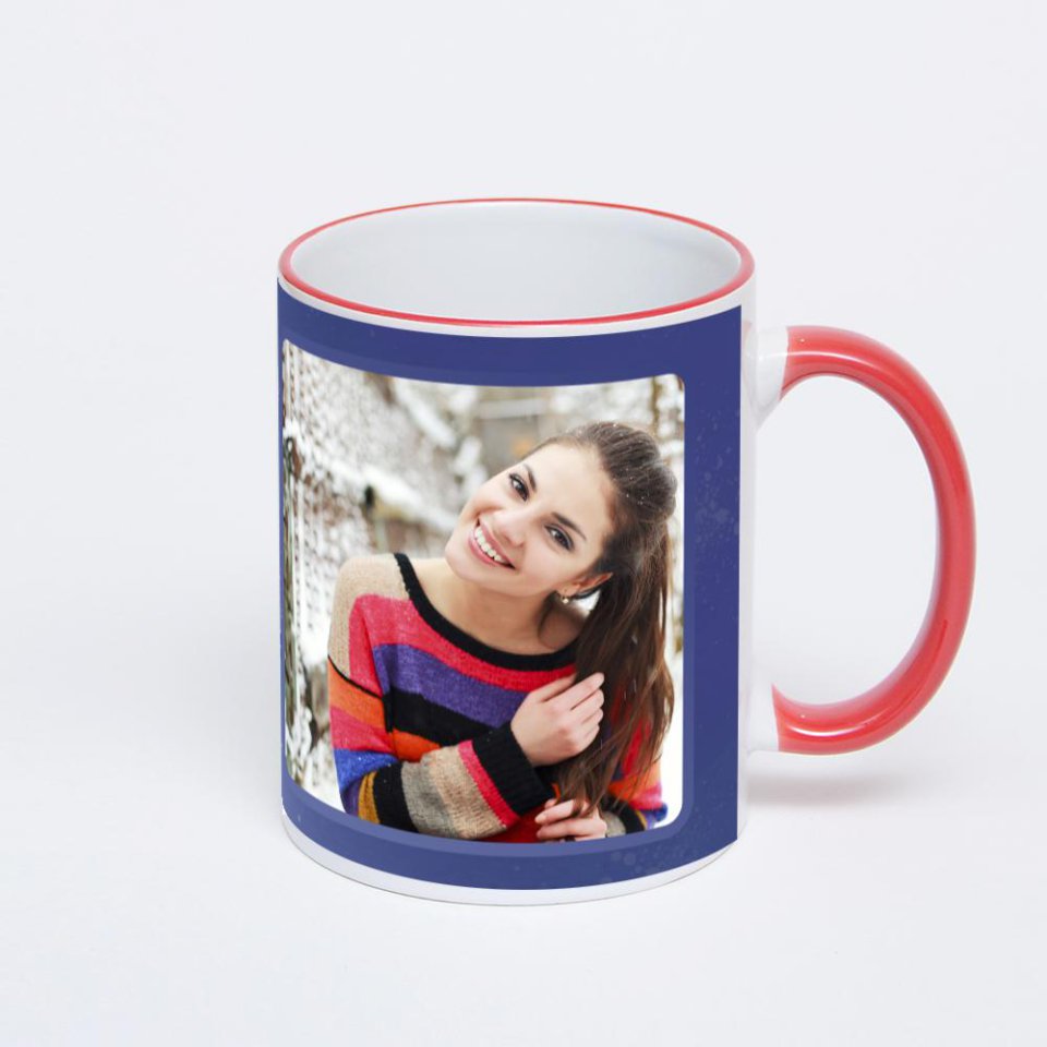 Кружка с красной ручкой и ободком