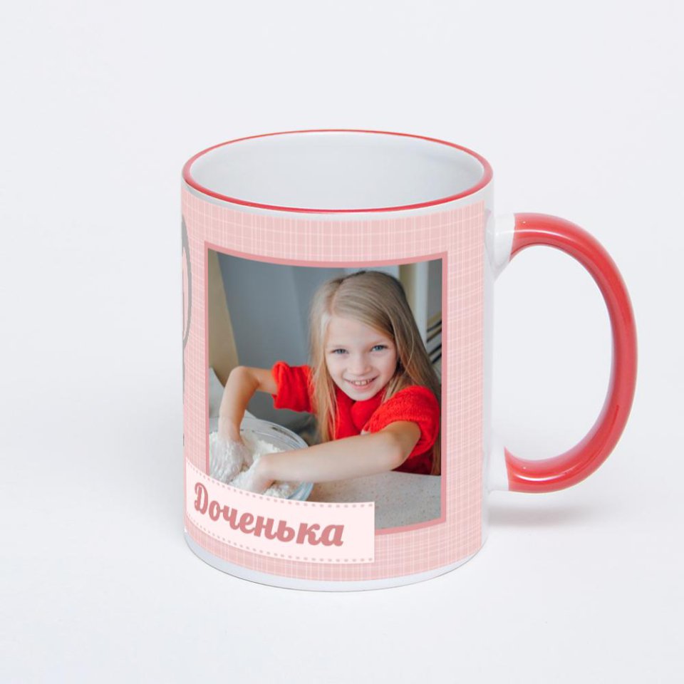 Кружка с красной ручкой и ободком