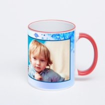 Кружка с красной ручкой и ободком