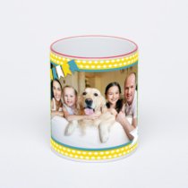 Кружка с красной ручкой и ободком