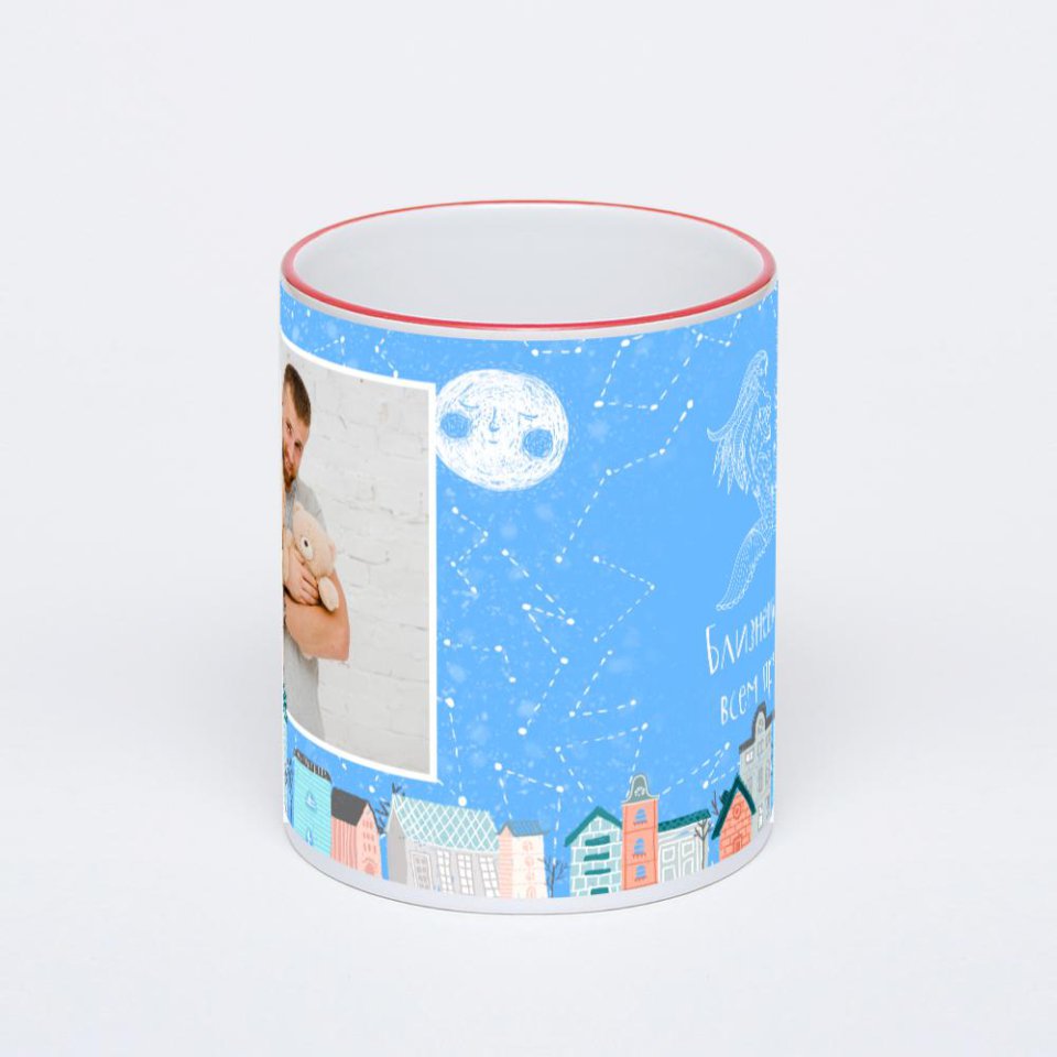 Кружка с красной ручкой и ободком