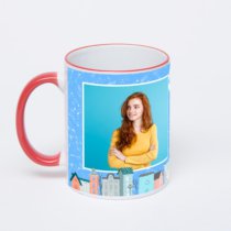 Кружка с красной ручкой и ободком