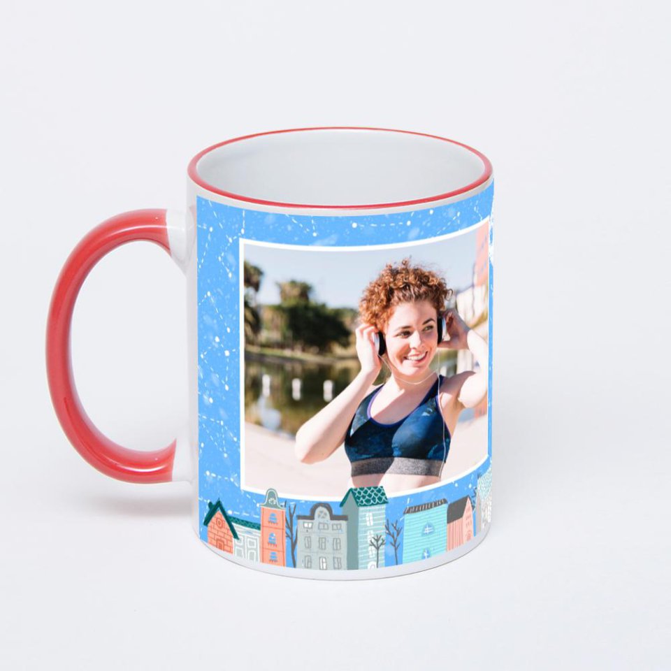 Кружка с красной ручкой и ободком