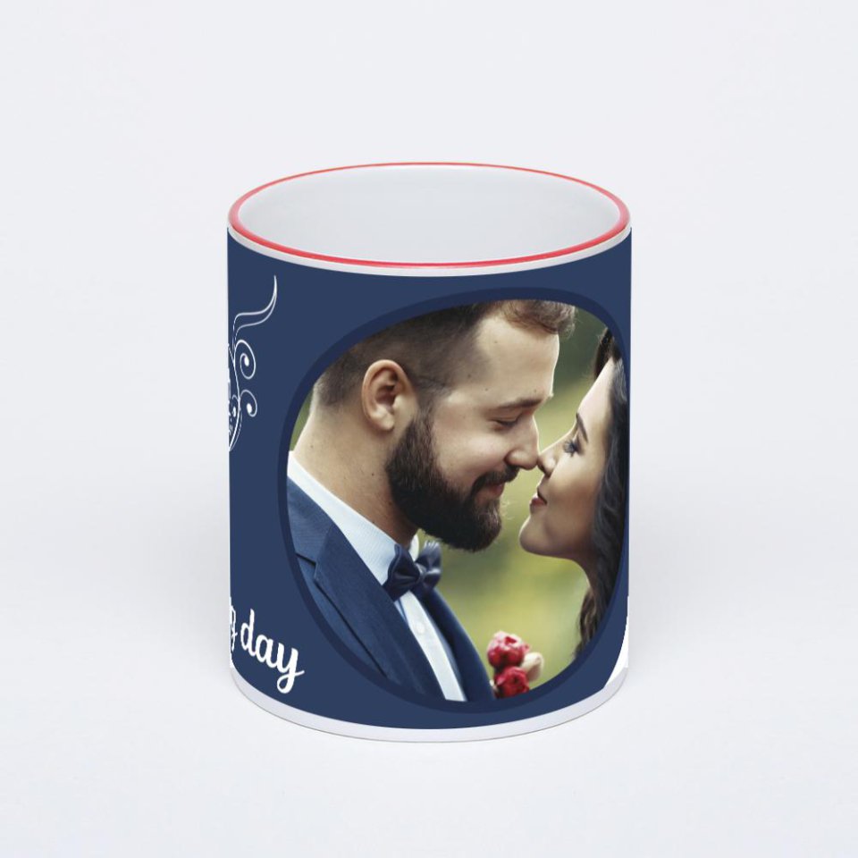 Кружка с красной ручкой и ободком