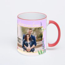 Кружка с красной ручкой и ободком