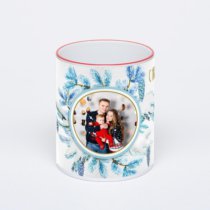 Кружка с красной ручкой и ободком