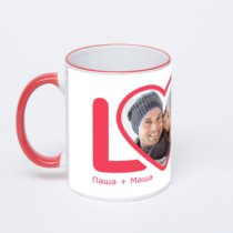 Кружка с красной ручкой и ободком