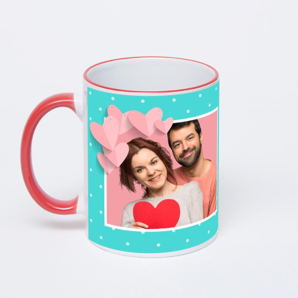 Кружка с красной ручкой и ободком