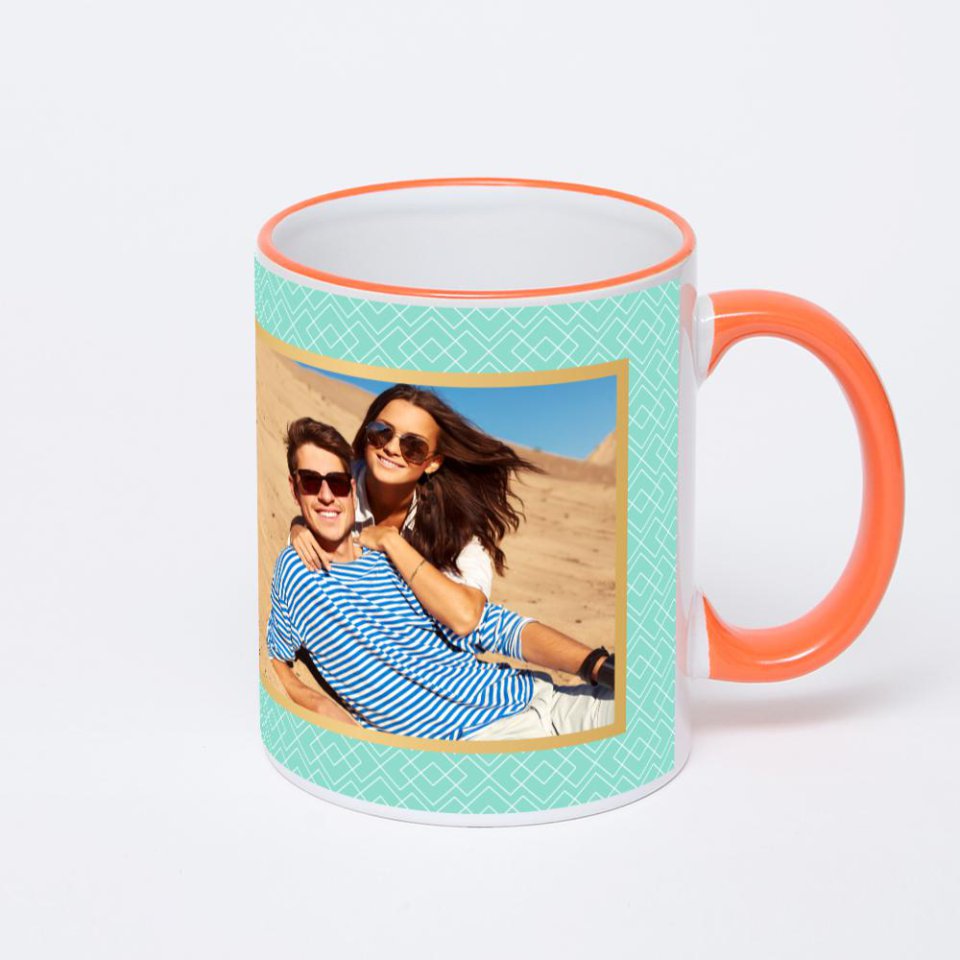 Кружка с оранжевой ручкой и ободком