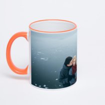 Кружка с оранжевой ручкой и ободком