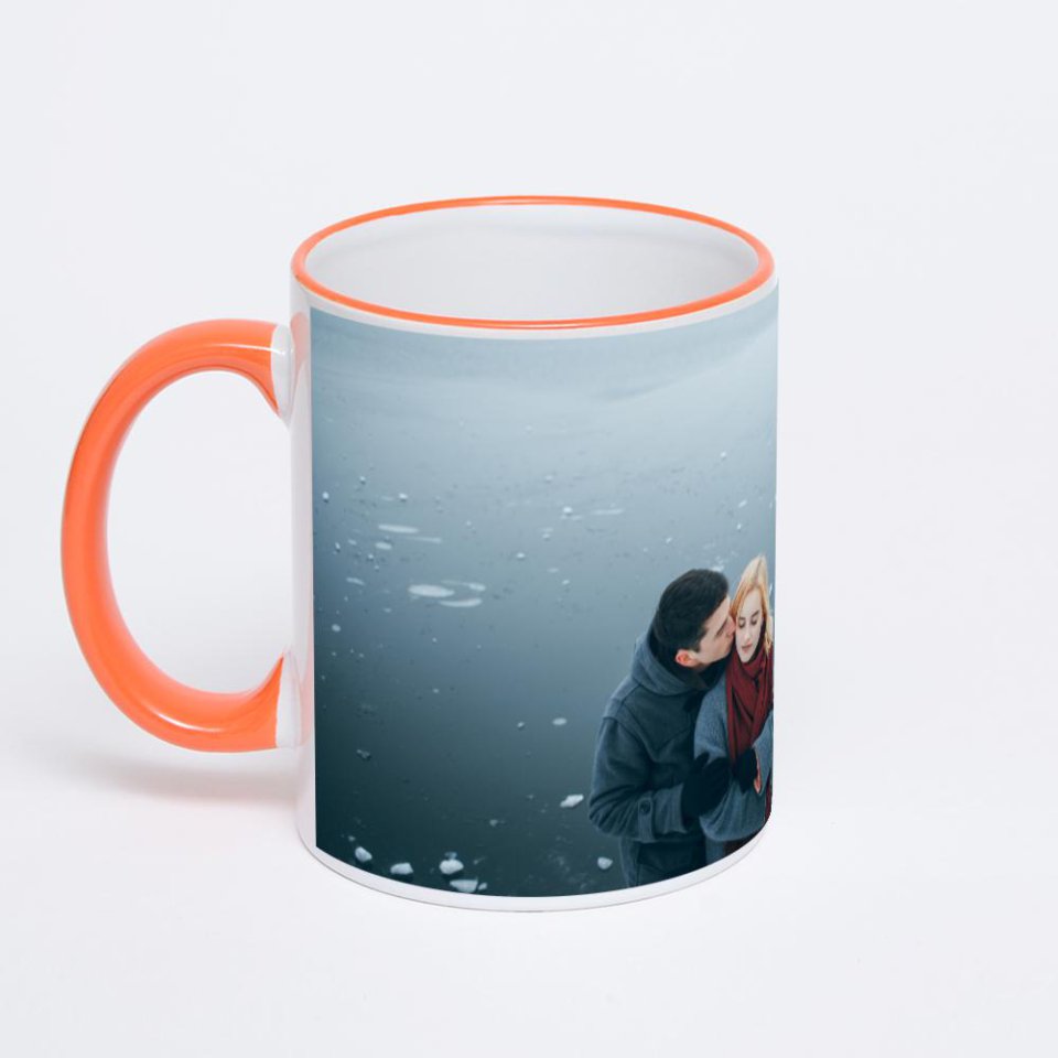 Кружка с оранжевой ручкой и ободком