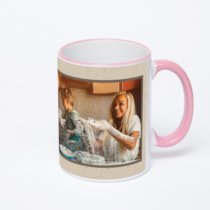 Кружка с розовой ручкой и ободком