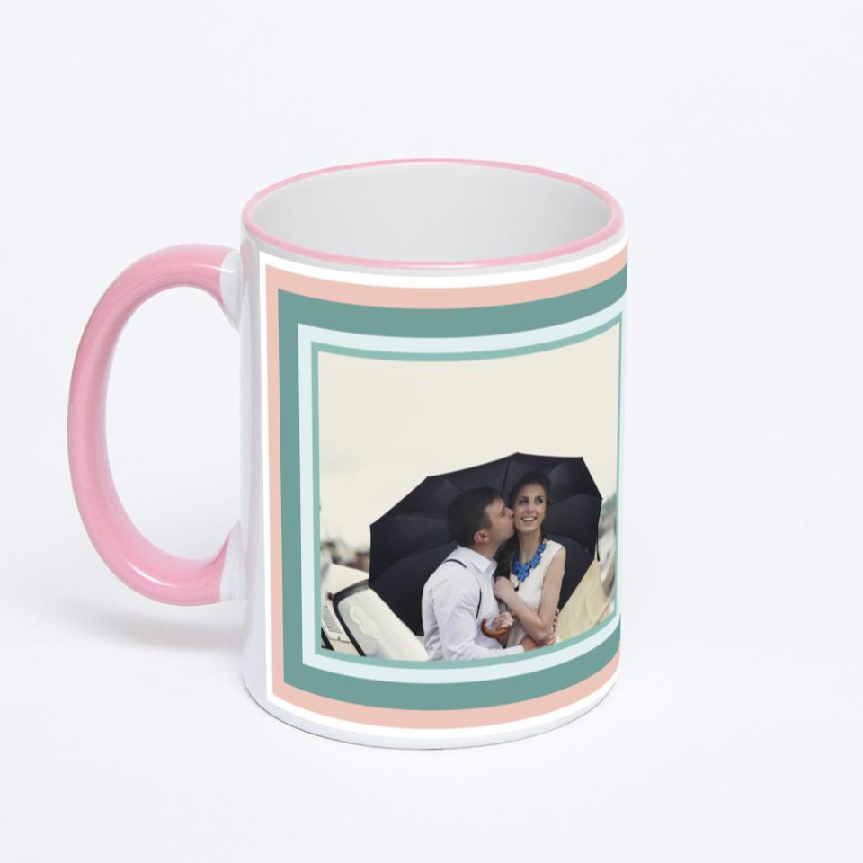 Кружка с розовой ручкой и ободком