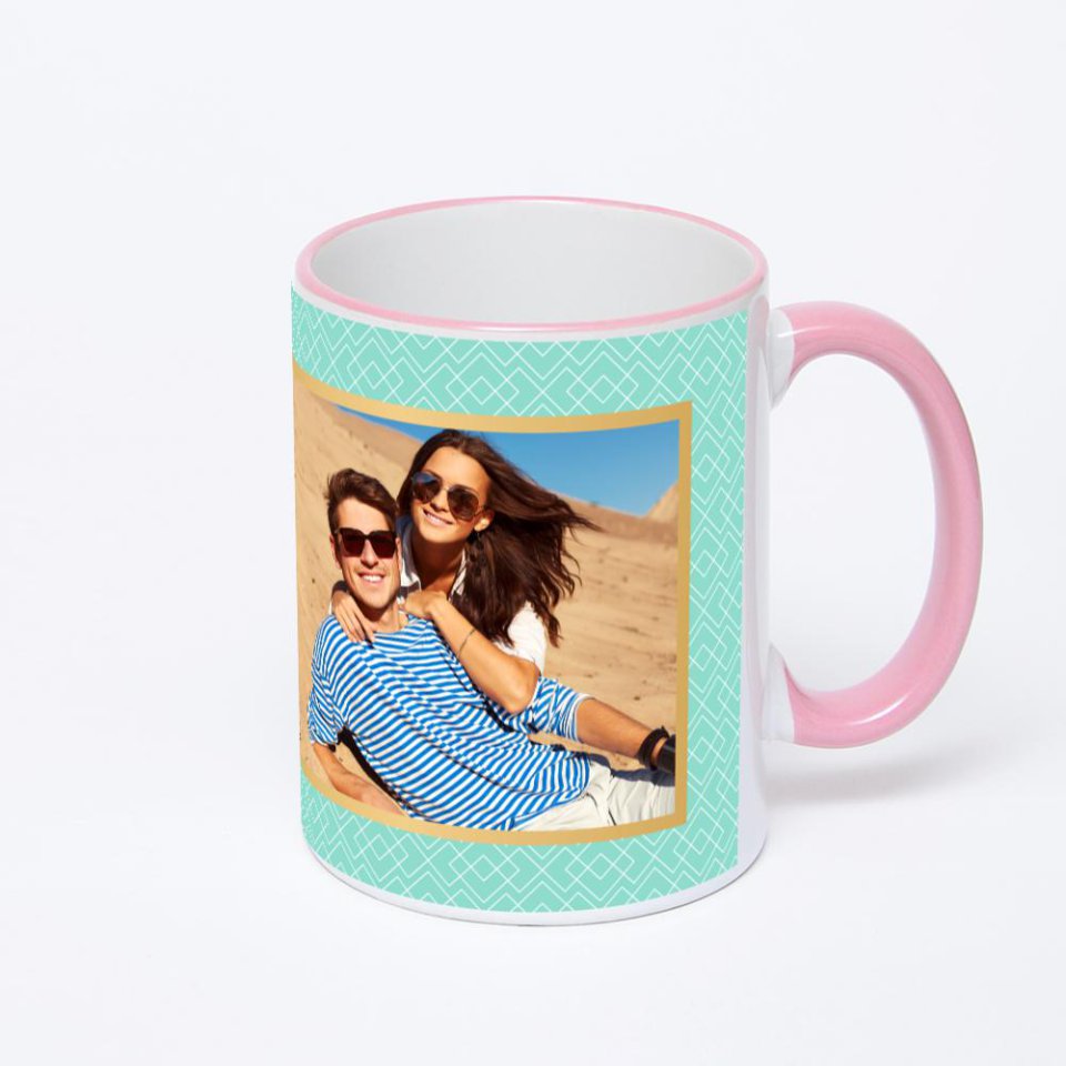 Кружка с розовой ручкой и ободком