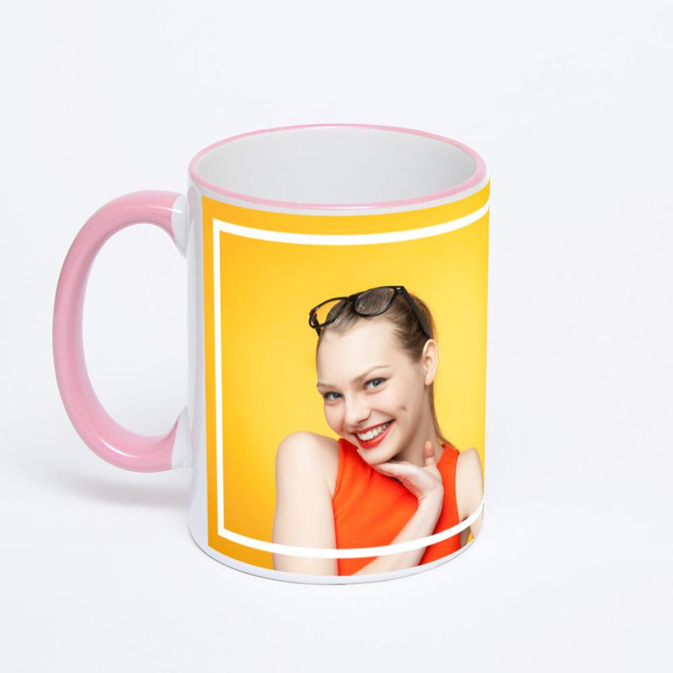 Кружка с розовой ручкой и ободком