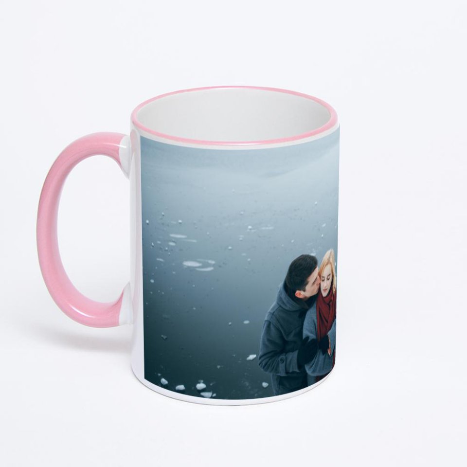 Кружка с розовой ручкой и ободком