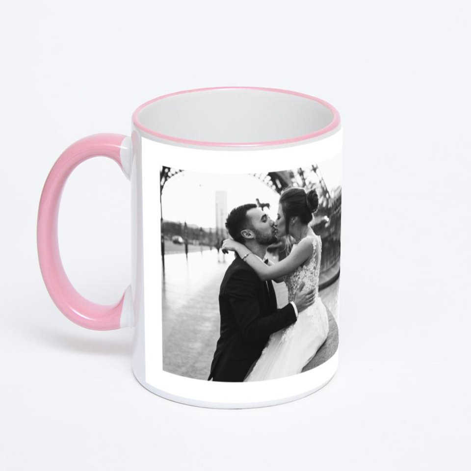 Кружка с розовой ручкой и ободком